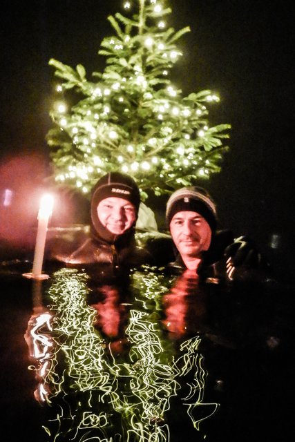 Adventschwimmen der Feuerwehr Enns | Foto: FOTOKERSCHI.AT / HANNES DRAXLER