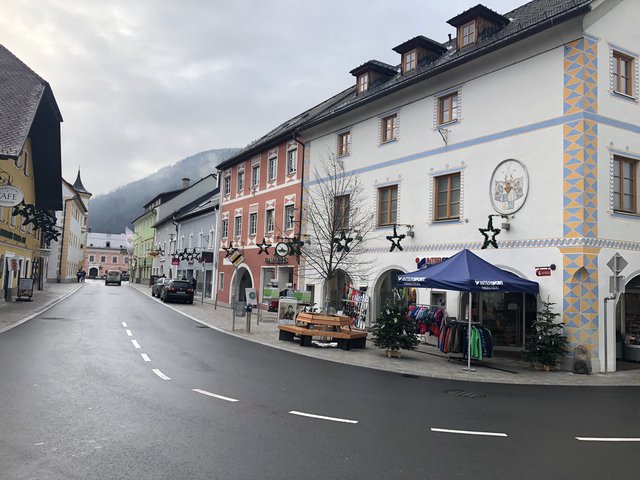Unterschiedliche Öffnungszeiten am Feiertag. (Symbolbild)