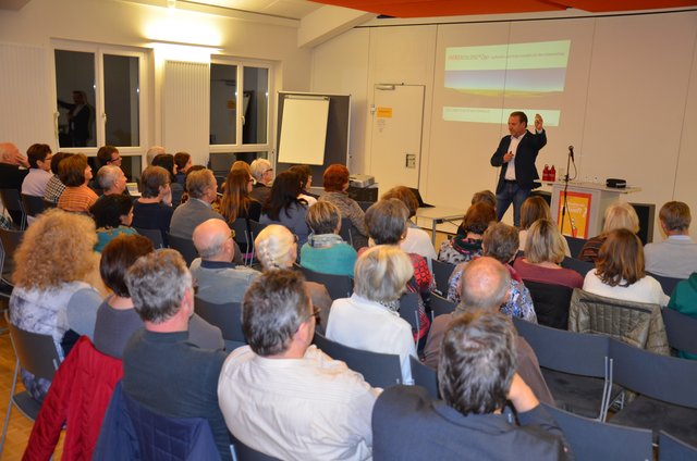 Die Gäste zeigten großes Interesse am Vortrag von Andreas Herz.