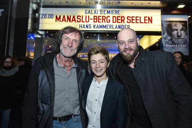 3 Mal Kammerlander, bei der Galapremiere: Hans Kammerlander, Leo Seppi, Michael Kuglitsch (v.l.n.r.) | Foto: Thimfilm/Roland Ferrigato