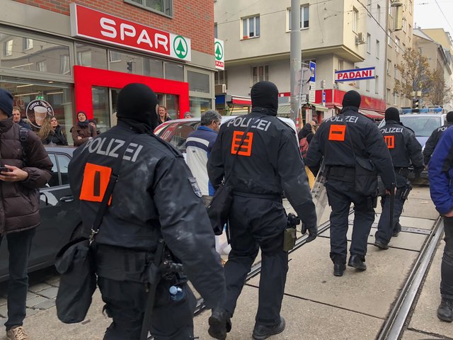 Auch die Spezialeinheit Wega war bei der Räumung der Hausbesetzung vor Ort.