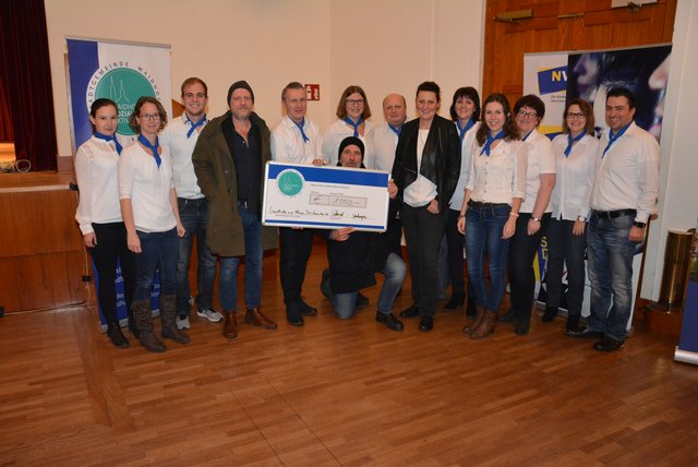 Waidhofen.Sozial.Aktiv unterstützt im Rahmen des Kabarettabends mit Stermann &amp; Grissemann die Caritas Werkstatt Waidhofen mit einer Spende von 1.000 Euro. | Foto: Waidhofen.Sozial.Aktiv