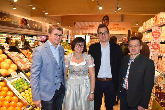 Die neue Billa-Filiale eröffneten (von links) Vertriebsmanager Manfred Pitters, Filialleiter-Stellvertreterin Gabriele Hafner, Regionalleiter Jürgen Wolf und Filialleiter Manfred Neuherz.
