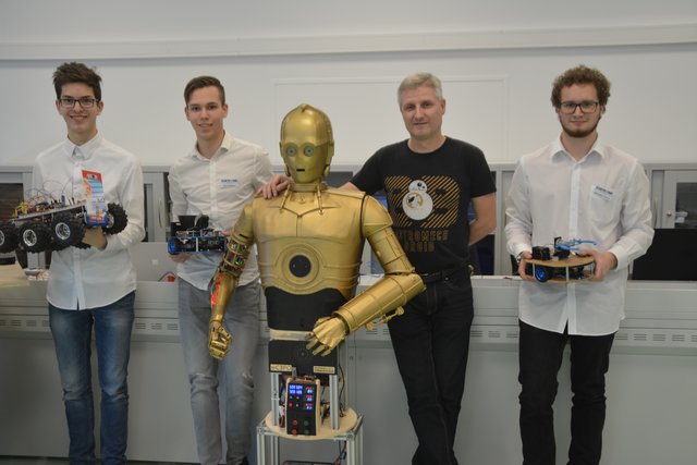 Star Wars trifft die HTL in der Elektronikabteilung.