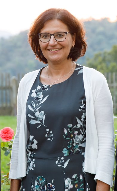 Monika Brottrager-Jury, Regionalreferentin Seelsorge in Pflegeheimen, lädt im Namen der katholischen Kirche und gemeinsam mit dem Arbeitskreis Trauerpastoral zur ersten Segensfeier für trauernde Menschen unter dem Motto "Weihnachten ohne dich" in die Pfarrkirche Leoben St. Xaver, und zwar am Freitag, 21. Dezember, ab 18 Uhr.