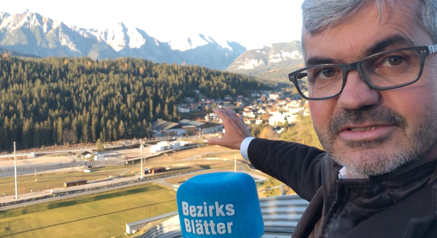 Seefelder Bgm. Werner Frießer mit BEZIRKSBLÄTTER auf Lokalaugenschein bei den WM-Anlagen.