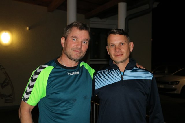 Obmann Arno Kurz (li.) mit Trainer Helmut Schimanz | Foto: kope