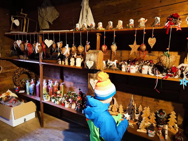 Beim Bergadvent in der Wildschönau gibt's viel Handgemachtes: Von Deko- und Geschenkartikeln bis zu Kulinarik und Musik.