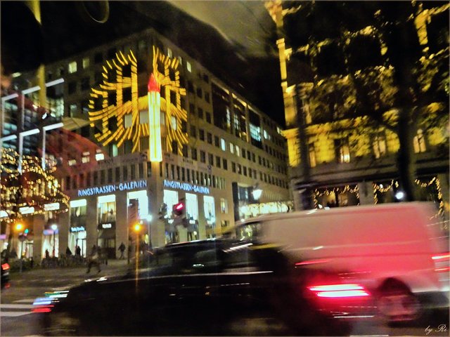 Ein Blick zurück Richtung Ringstrassen Galerien (ein Einkaufszentrum) | Foto: © Uschi R.