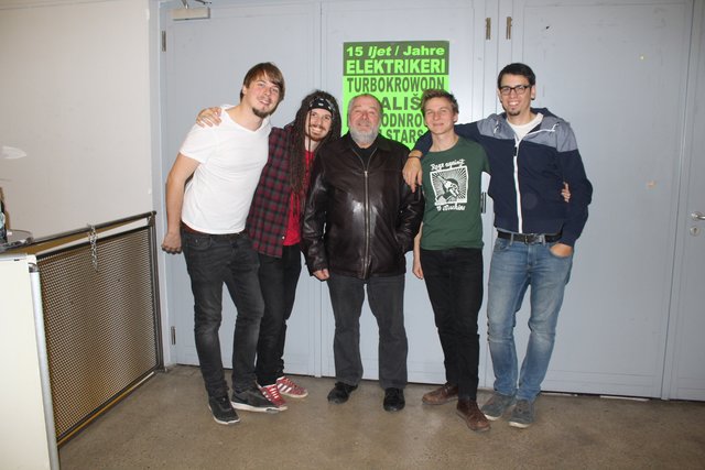 Nikola, Marco, Luka und Michael mit Elektrikeri-Gründungsvater Ferenc