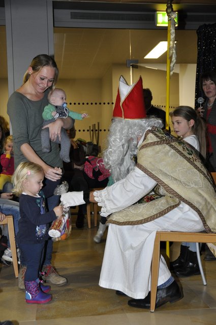 Der Nikolaus war im LKH Kirchdorf zu Gast