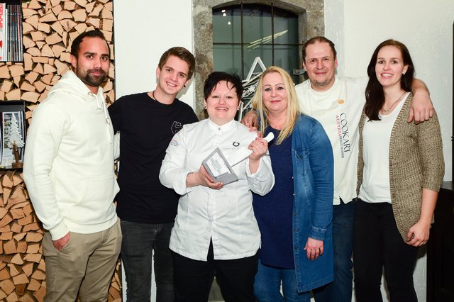 Viktoria Stranzinger und ihre Kochgiganten-Kollegen. | Foto: Johanna Schlosser