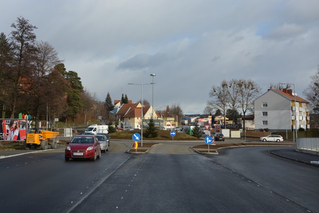 Die Baumaßnahmen am LKH-Kreisverkehr in Hartberg sind beinahe gänzlich abgeschlossen. Der Kreisverkehr ist freigegeben.