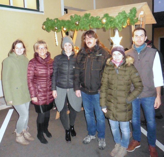 Jungunternehmer aus Gaspoltshofen luden zum gemütlichen Weihnachtsmarkt. | Foto: Grausgruber