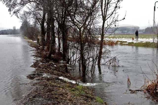 Hochwasserschutz in Klagenfurt: Hochwasser wie dieses entlang der Sattnitz sollen künftig Vergangenheit sein