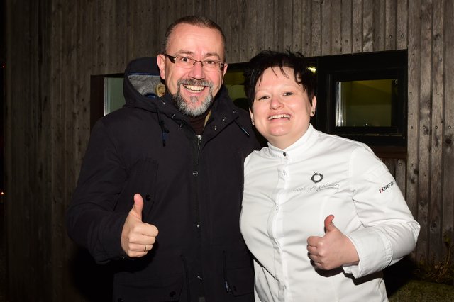 Viktoria Stranzinger mit Christian Doms (BezirksRundschau Ried). | Foto: Johanna Schlosser