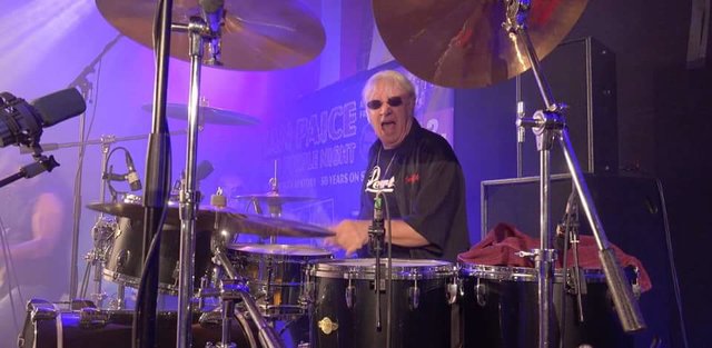 Ian Paice, von Anbeginn an Drummer der legendären Rockband Deep Purple, begeisterte seine Fans in der Sporthalle in Frohnleiten. | Foto: Maurizio Caldana