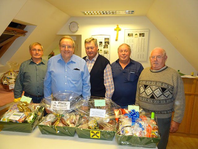Gerhard Duckhorn, Franz Fichtinger, Obmann Karl Buchgraber, Karl Pankarter, Johann Leiner (v.l.). | Foto: ÖKB Feldbach