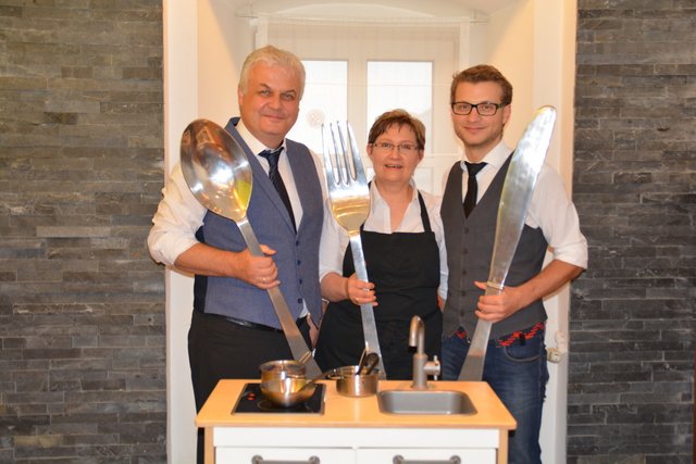 Familie Ettel rüstet sich in St. Leonhard/Walde für Weihnachten.