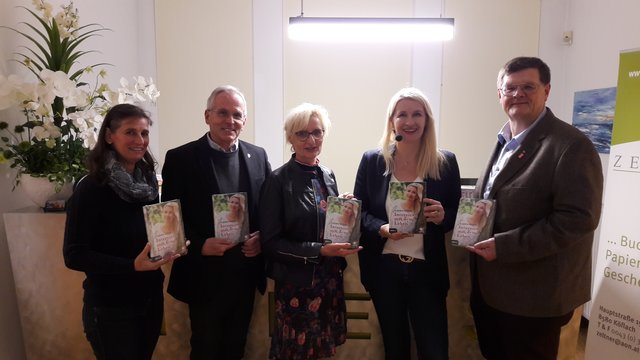 Thelma Schille, Alois Lipp, Gabi Gschiel, Claudia Stöckl und Franz Kerschbaumer im Kunsthaus