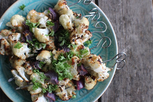 Die Vorspeise: Blumenkohl-Spieße, Rezept von "widers ursprung" | Foto: widers ursprung