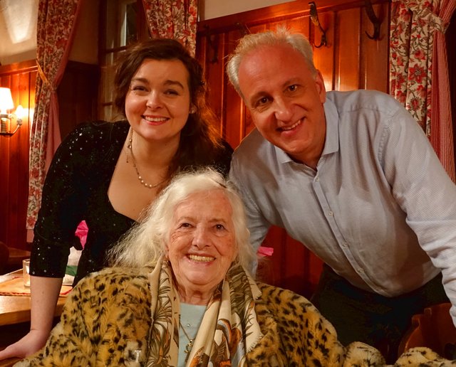 Katharina Winand &amp; Andreas Ertl mit Trude Stemmer | Foto: Alexander Steinhäuser