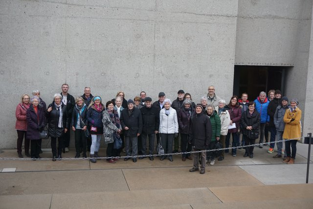 Gruppenfoto vor dem Ägyptischen Museum