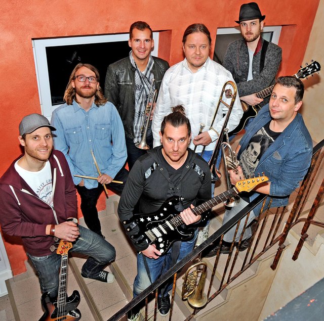 Musikalische Botschafter des Mosts: Die Band "TheMostCompany" gibt ein Weihnachtskonzert beim Ballonwirt in Bodensdorf.
