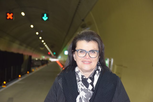 Liesi Pfurtscheller, Oberländer Abgeordnete, anlässlich der Eröffnung des Perjentunnels: „Der nächste Tunnel, der in Tirol von der Asfinag gebaut wird, muss der Tschirganttunnel sein!“ | Foto: Clemens Perktold