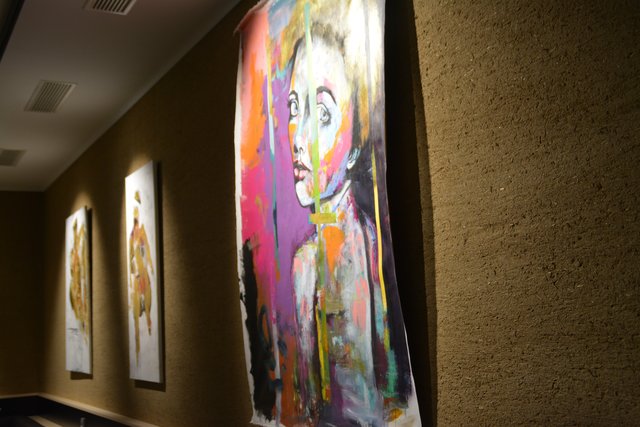 Labeks teils großformatige Portraits vereint die markante Augenpartie, meinten die Laudatoren.