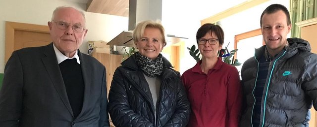 Anton Granitzer, Irmi Wakonig, Maria Fresser und Bürgermeister von Mörtschach Richard Unterreiner | Foto: Pfarrgemeinderat Gurnitz