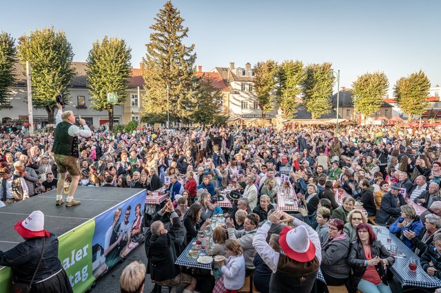 Das Pielachtal ist bekannt für den einzigartigen Dirndlkirtag