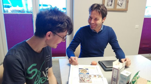 Der Neos-Landessprecher Markus Unterdorfer-Morgenstern bei seinem Besuch bei Autark in Klagenfurt | Foto: Autark