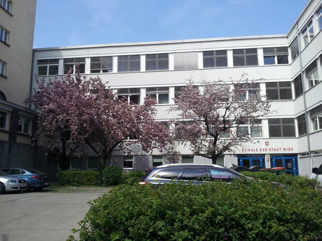 Eigentlich hätte die Schule in der Pfeilgasse schon 2019 umgebaut werden sollen.