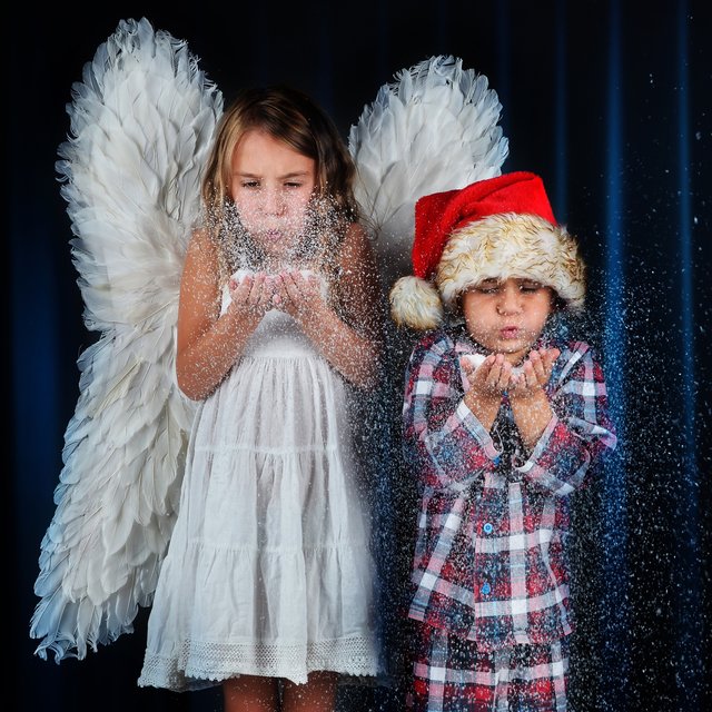 Christkind versus Weihnachtsmann: Amerikanische Bräuche kommen nach Europa und mischen sich mit unseren.  | Foto: S Kobold/Fotolia