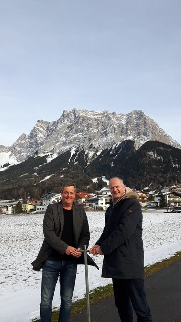 Bgm. Martin Hohenegg und EVA-Betriebsleiter Martin Müller bei der Erschließung in Ehrwald.