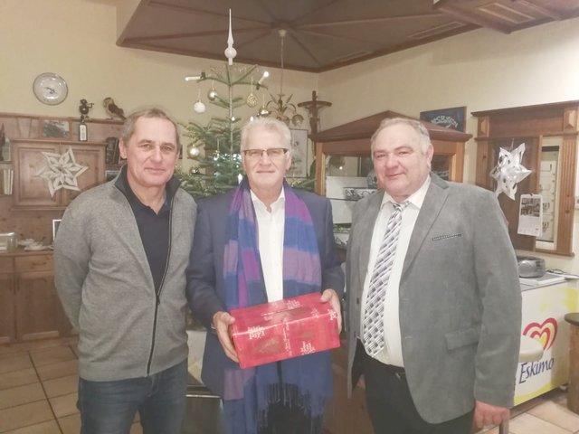Bürgermeister Günter Schmidt, Obmann Helmut Lubenik und Baumeister Johann Schöll zeigten sich erfreut.
