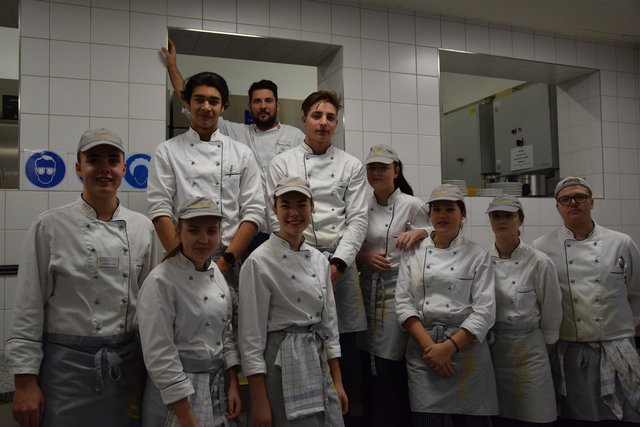 Das Team der 3hlt mit Haubenkoch Stefan Csar
