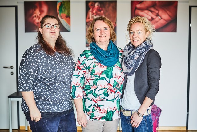von links: Veronika Enzfelder aus St. Leonhard am Forst, Regionalbetreuerin Hermine Mayr, Tanja Trischler aus Kirnberg
