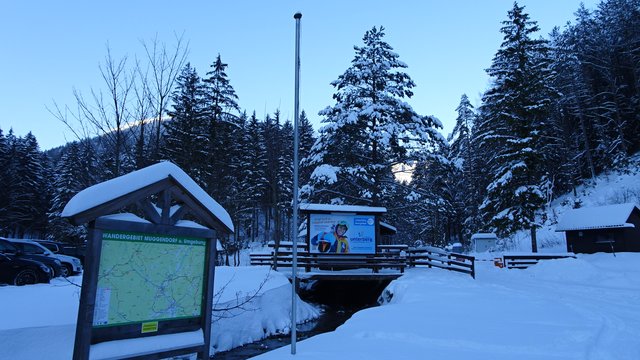 Ausgangspunkt für die Schneewanderung ist der Parkplatz des Wintersportgebiets Unterberg.