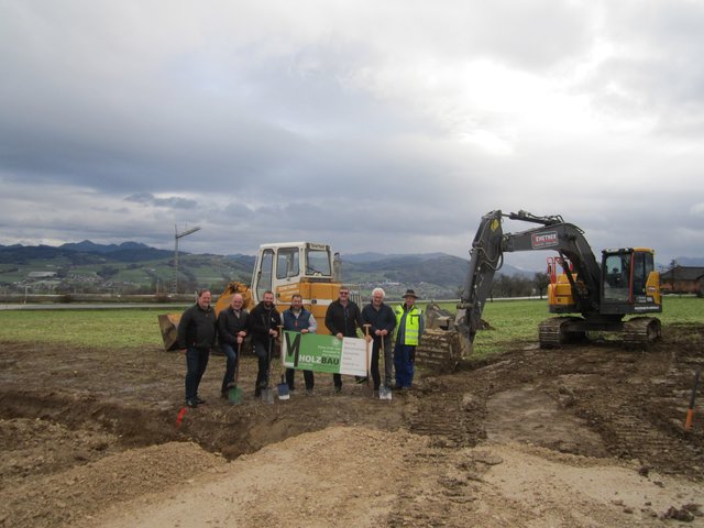 Der Spatenstich ist erfolgt. | Foto: Foto: Gemeinde Wartberg