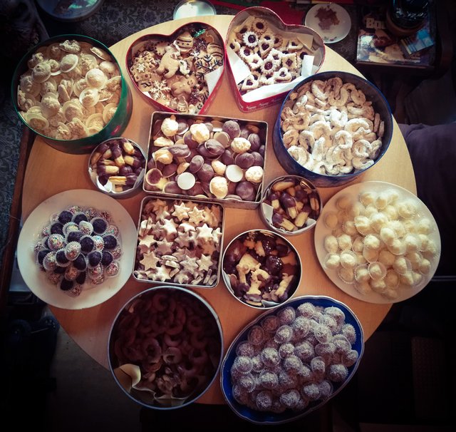 So stellt man sich einen Tisch in der Weihnachtszeit vor.  | Foto: Lisa Reitbauer