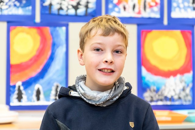 Simon, 9: "Im neuen Jahr gehe ich Skifahren." | Foto: J. Konstantinov