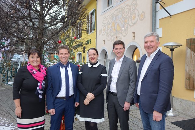 Präsentation: Manuela Khom, Gerald und Felicitas Kohler, Martin Moser und Bgm. Thomas Kalcher.