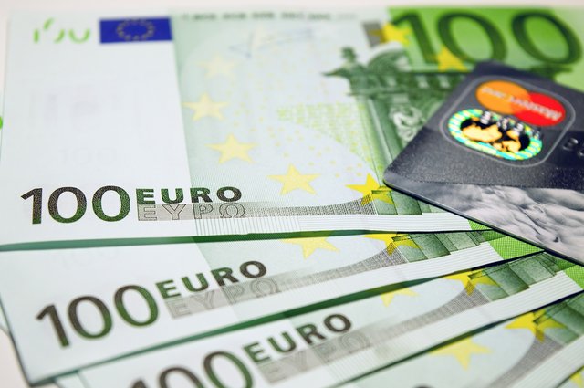 Es gibt mehr Geld für Landes- und Kabeg-Bedienstete | Foto: Pixabay/AKuptsova