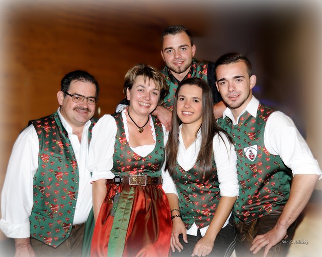 Familie Kerschhaggl betreibt den auf 1.720 Metern Höhe gelegenen Alpengasthof Bacher am Katschberg | Foto: Kerschhaggl/Holitzky