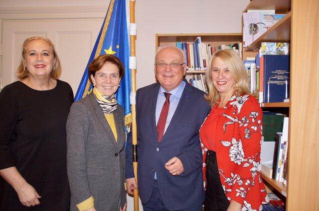 Der IRE Vorstand und ehemaliger Landeshauptmann Salzburgs, Franz Schausberger, Claudia Schmidt,  Abgeordnete im Europäischen Parlament, Landtagspräsidentin Brigitta Pallauf und Generalkonsulin der Republik Serbien, Svetlana Stankovic (v.l.).