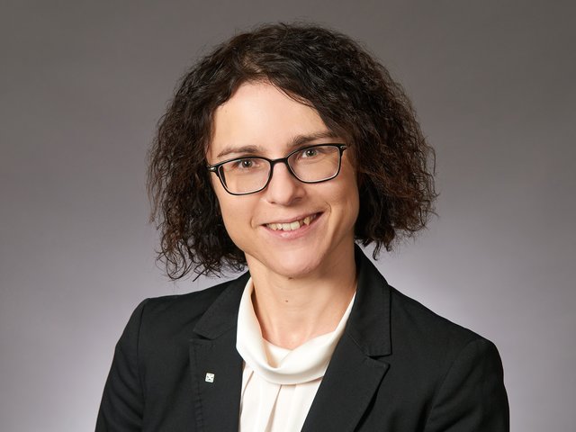 Alexandra Gangl, Leitung Personalmanagement der Raika Region Schärding, steht als Ansprechpartnerin für interessierte Unternehmen bereit.