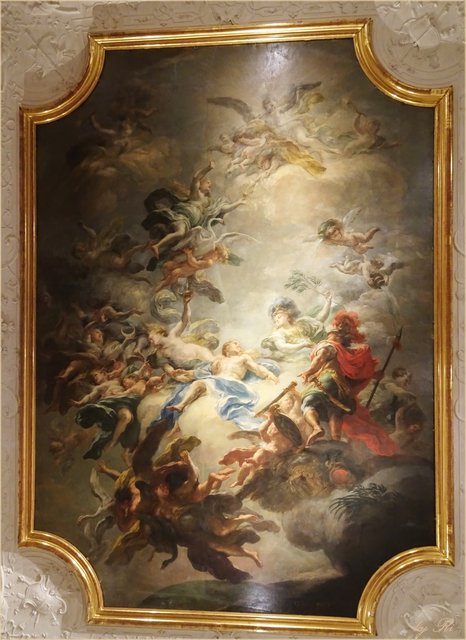 Riesiges Deckengemälde im Festsaal an den Ecken jeweils verschiedene Engelstukkaturen | Foto: © Uschi R.