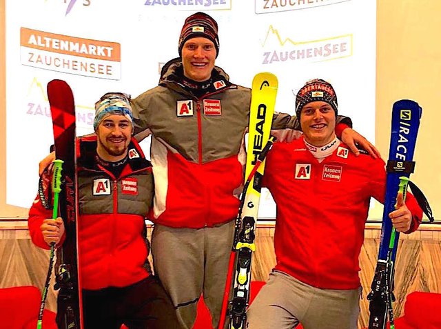Podest beim Europacup-Super-G in Zauchensee (v.l.): Daniel Hemetsberger (2.), Stefan Babinsky (Sieger), Christopher Neumayer (3.)